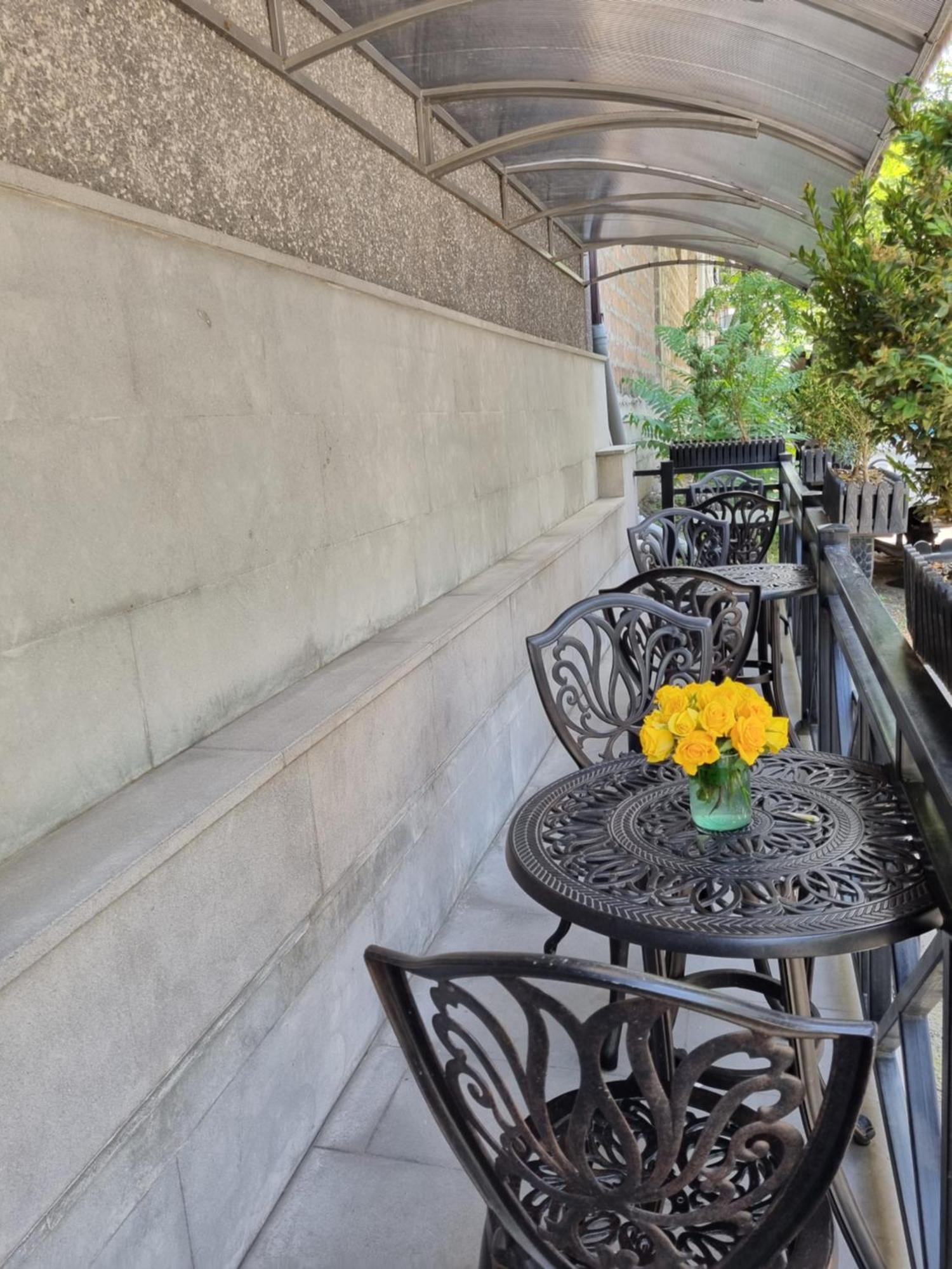 Days Hotel Yerevan Exterior photo